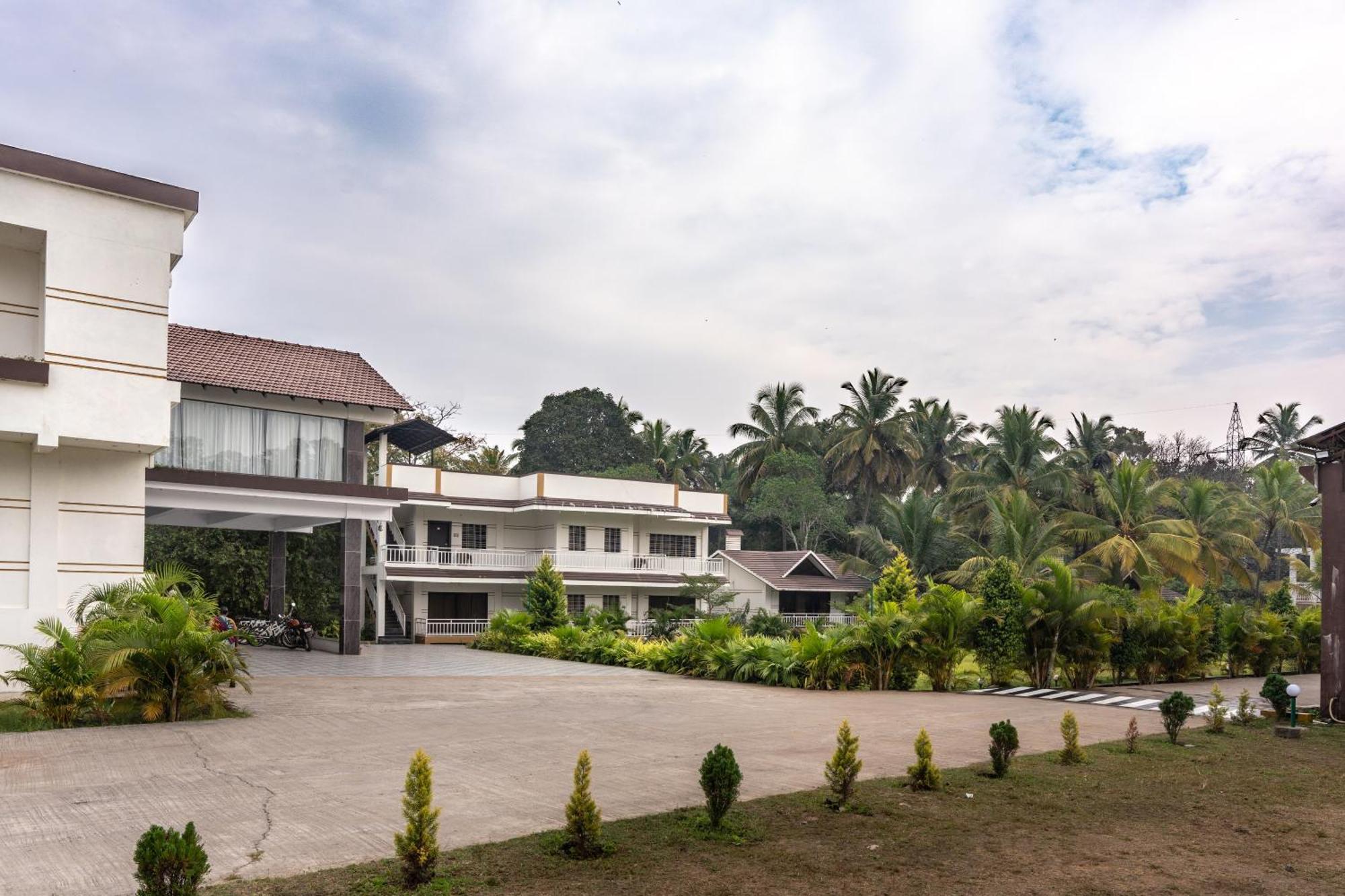 Hotel Mastiff Select Terrain Dandeli Exterior foto
