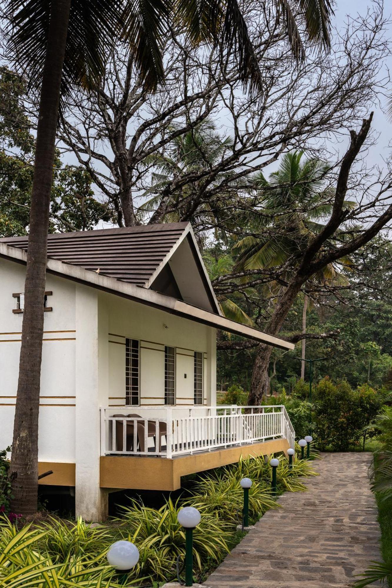 Hotel Mastiff Select Terrain Dandeli Exterior foto